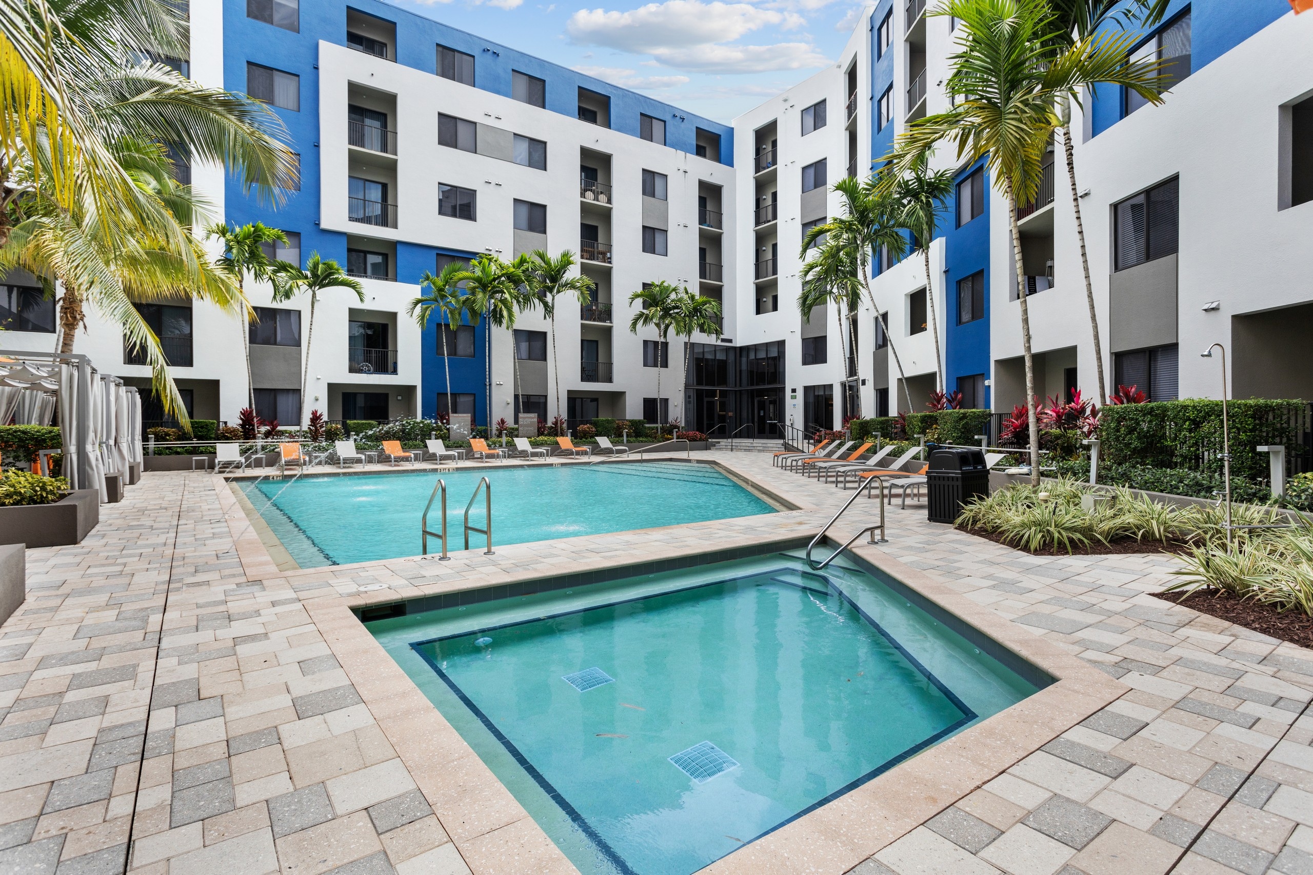 Apartments in Doral FL with Luxury Amenities | AMLI 8800